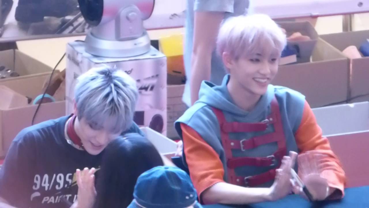 160722 - NCT127 Fansign IFCmall (IFC몰) - Winwin 윈윈 & Taeyong 태용 focus