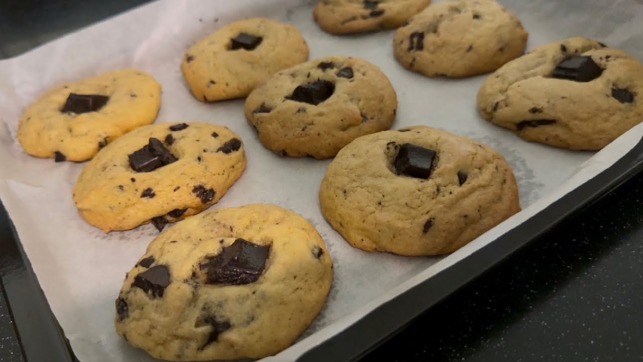 Classic chocolate chip cookies 🍪