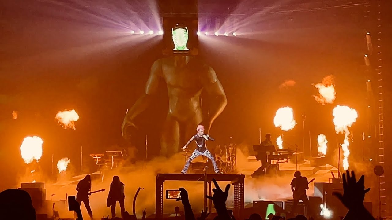 Machine Gun Kelly - Floor 13 live in Raleigh, NC 06/22/22 4K