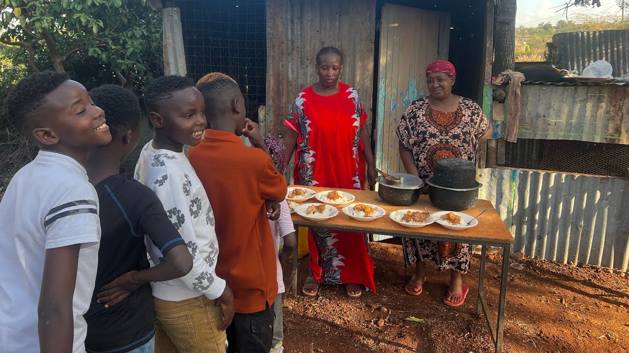 Making Delicious Chicken and Potatoes the African way/Life in Africa village I