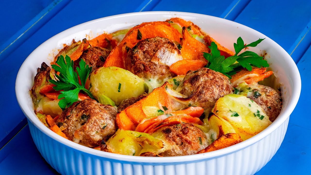 K&ouml;ttbullar, gr&ouml;nsaker och bechamels&aring;s - ett smakrikt och doftande middagstips!| Smarrig.tv