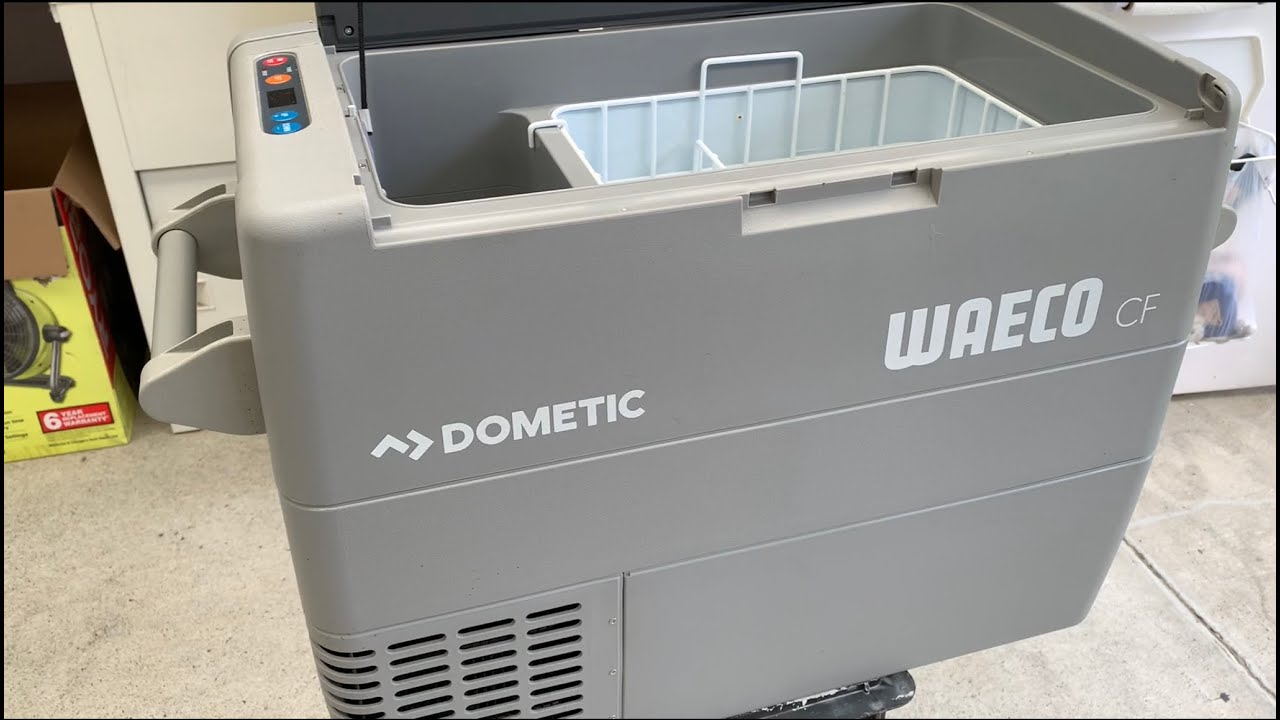 Холодильник с морозильной камерой Waeco Dometic CF50 Coolfreeze объемом 50 литров.