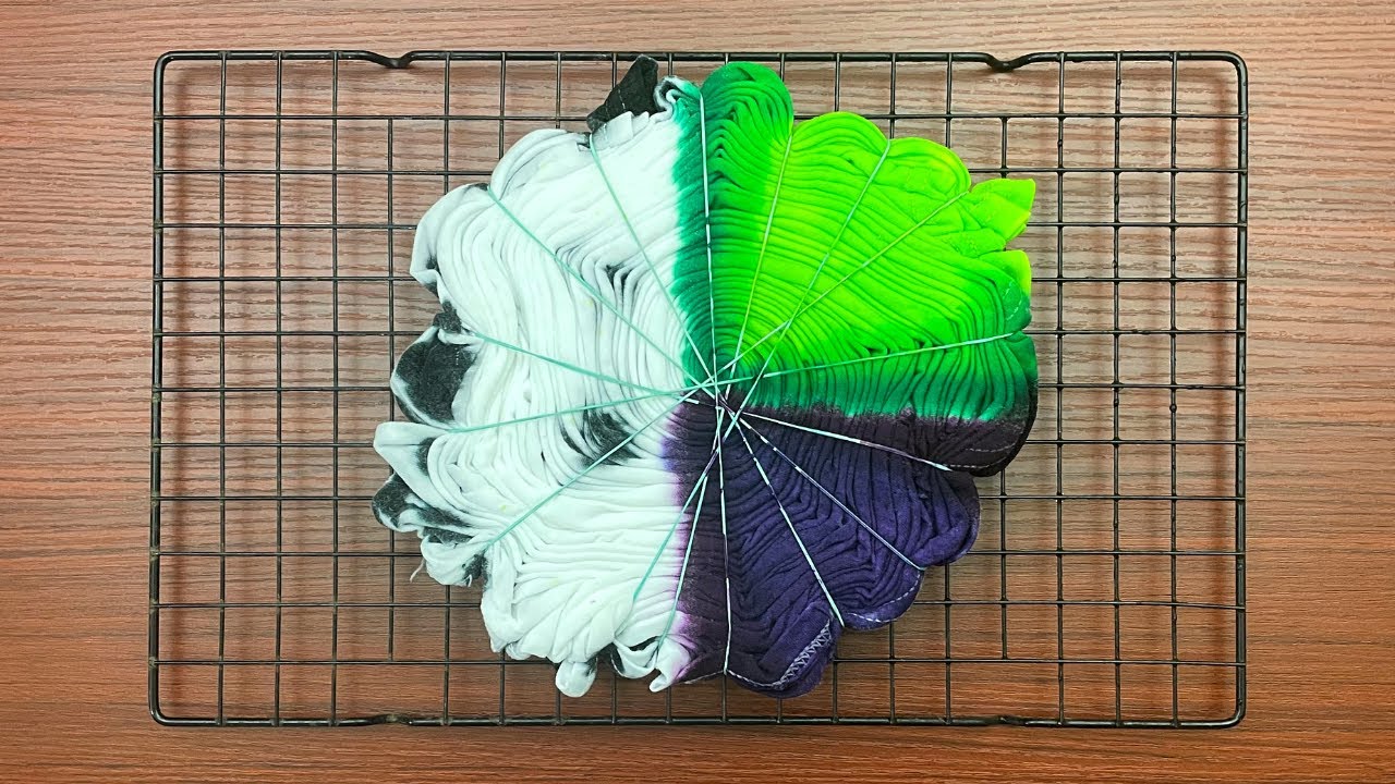 Tie-dye pattern : Beetlejuice Inspired Spiral (Halloween Tie Dye)