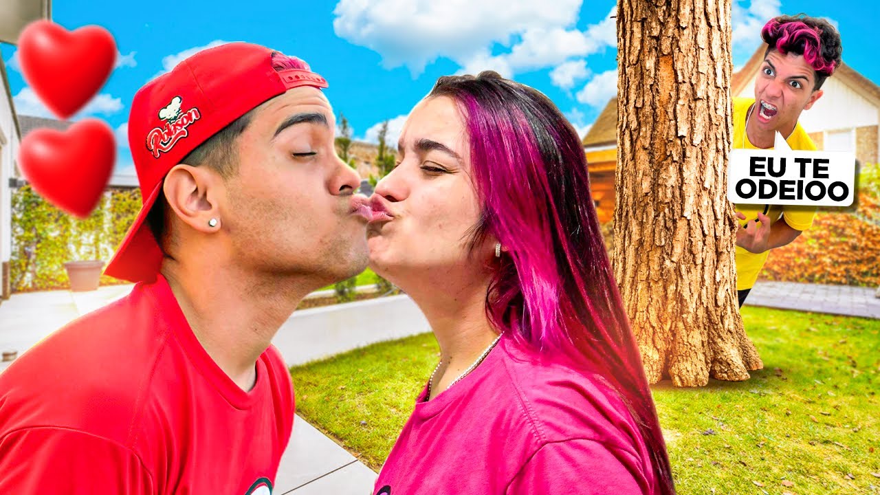 MELHORES VÍDEOS DO MÊS COM EMILLY VICK E LEOZIN