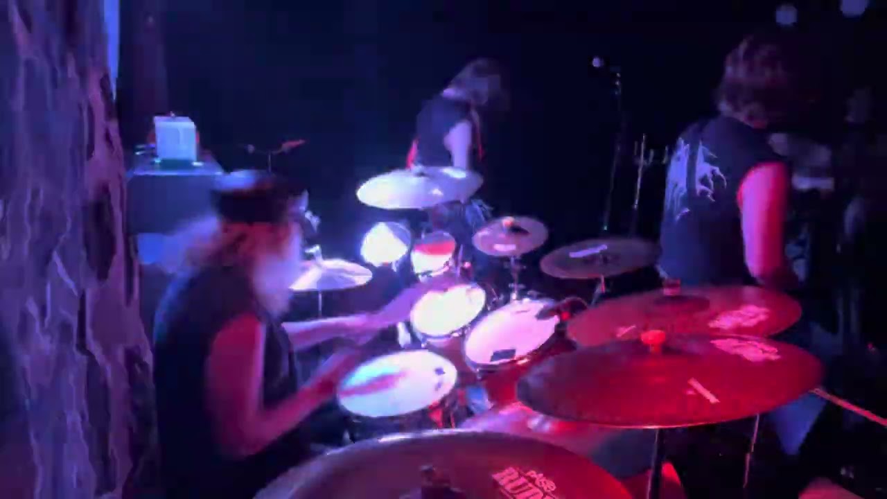 Nekromisantrop - urgehal (attempted) cover by bærzerk live at Vaterland, Oslo.