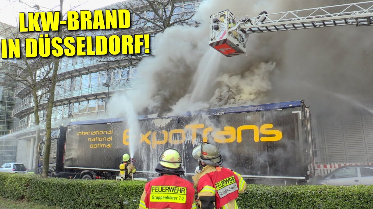 [LKW-BRAND MIT MASSIVER RAUCHENTWICKLUNG!] - Schrott brannte im Auflieger | Schaumangriff -