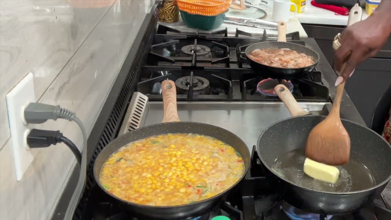 Креветки пикантные в коричневом соусе, кукуруза 🌽 и рис