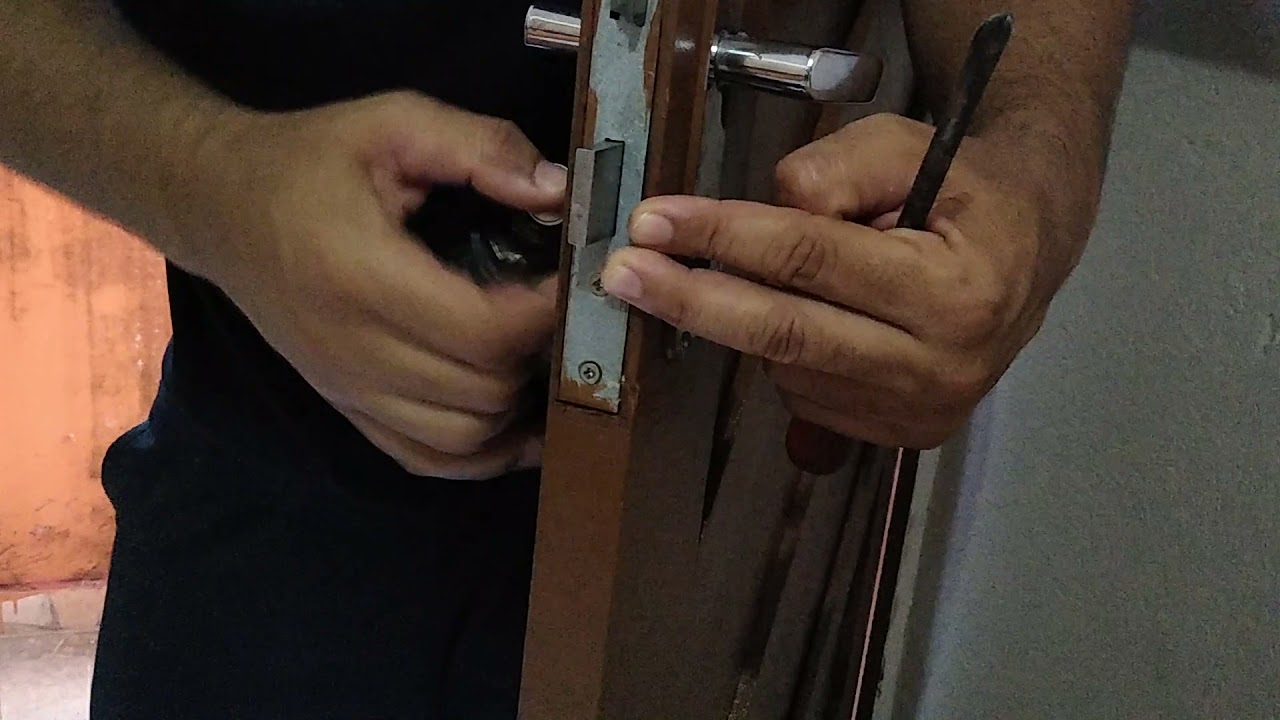 Abrindo porta travada. Solucionando de uma vez.