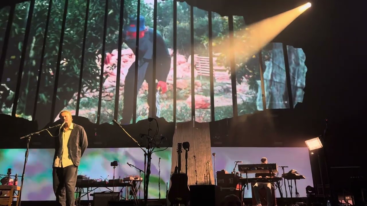 Days of Lantana (Sad Girl Autumn Version) by Ben Howard - Live @ Forest National, Brussels, Belgium
