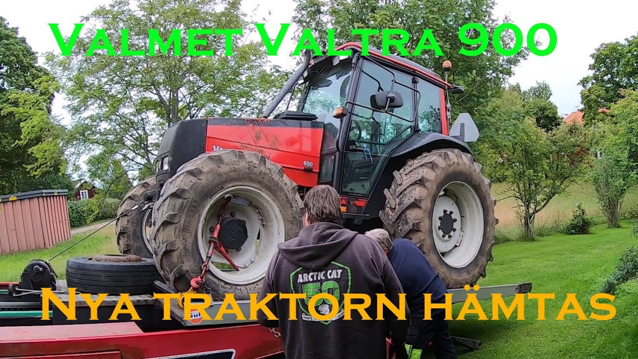 Hämtar hem Valmet 900 traktorn på Volvo FL6