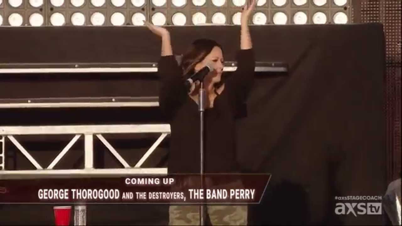 Sara Evans - I Keep Lookin - 4/26/15 - Stagecoach - Indio, CA