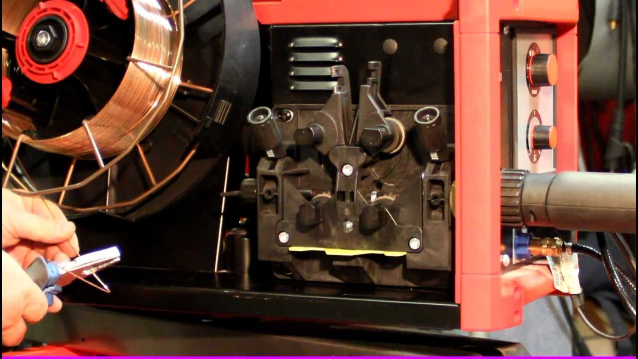 Fronius TransPuls Synergic hegesztőgép kezelése (1/3. Üzembe helyezés)