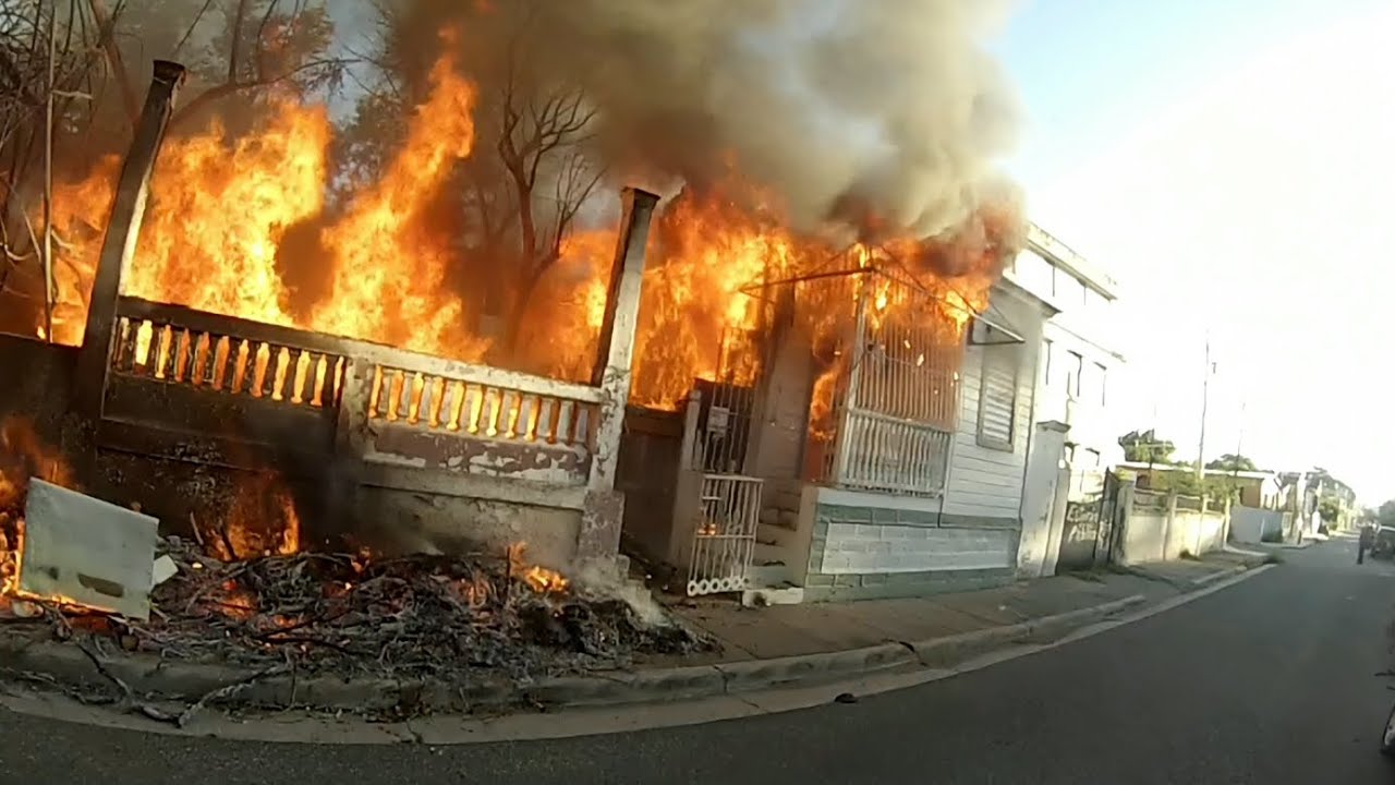 Fuego Estructural(Structure Fire) Calle Sol, Bomberos De Ponce, Puerto Rico