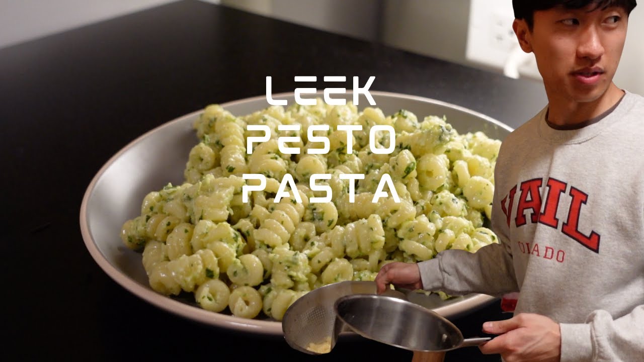 Leek Pesto Pasta | College Cooking | cooking with former roommate | vlog style cooking