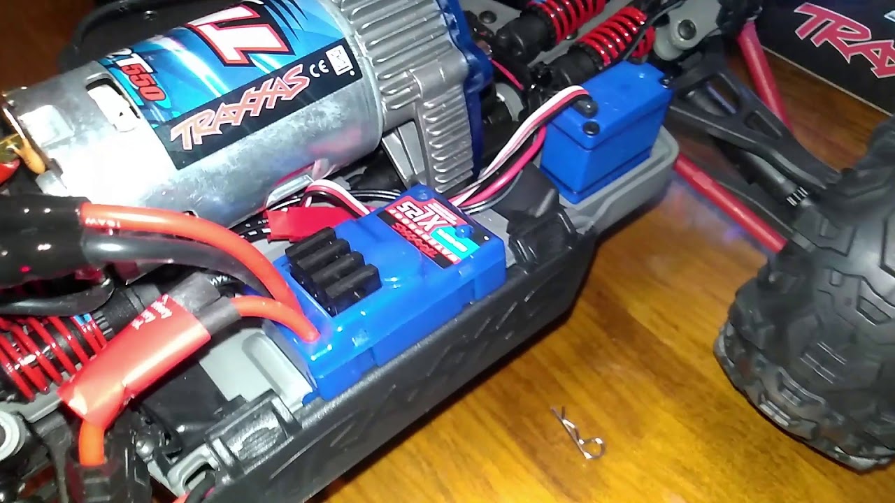 Como activar/desactivar el modo de bajo voltage TRAXXAS SUMMIT 1/16