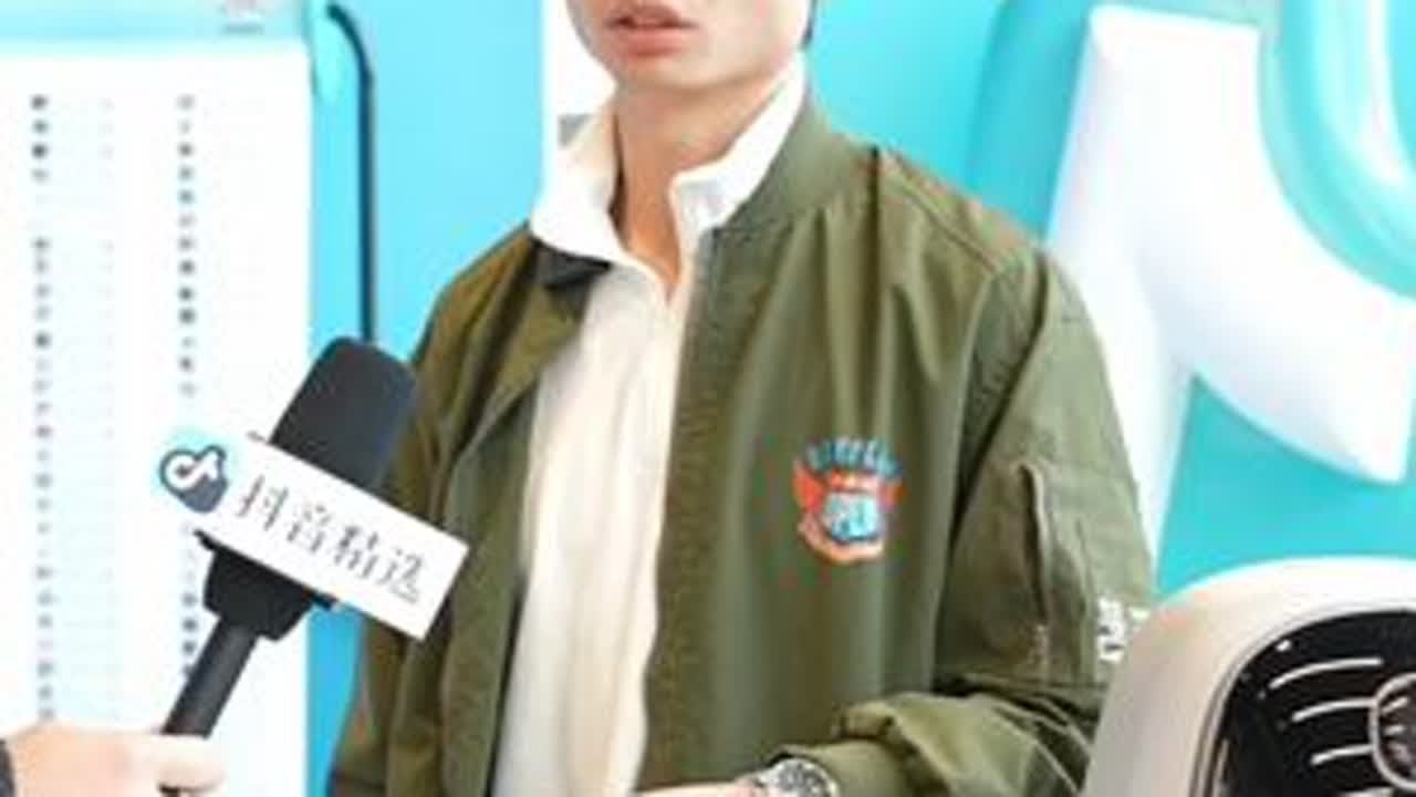 5秒洗完一个碗的创新产品，你会感兴趣吗？抖音精选带来科技大会的独家解析！#罗永浩科技春晚  #上抖音精选直击罗永浩科技春晚  #跨年科技局