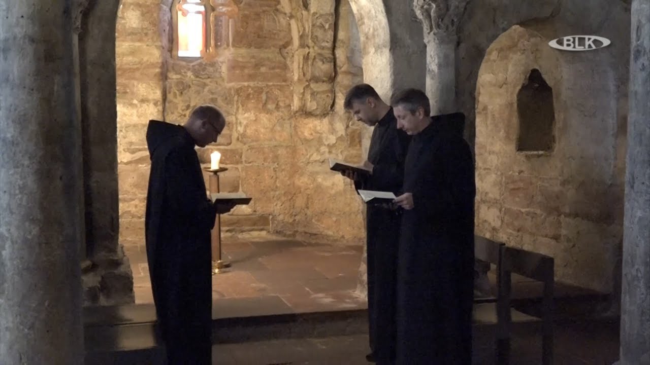 Mönche im Kloster Memleben Pater Maximilian Grund Abtei Münsterschwarzach Papierherstellu