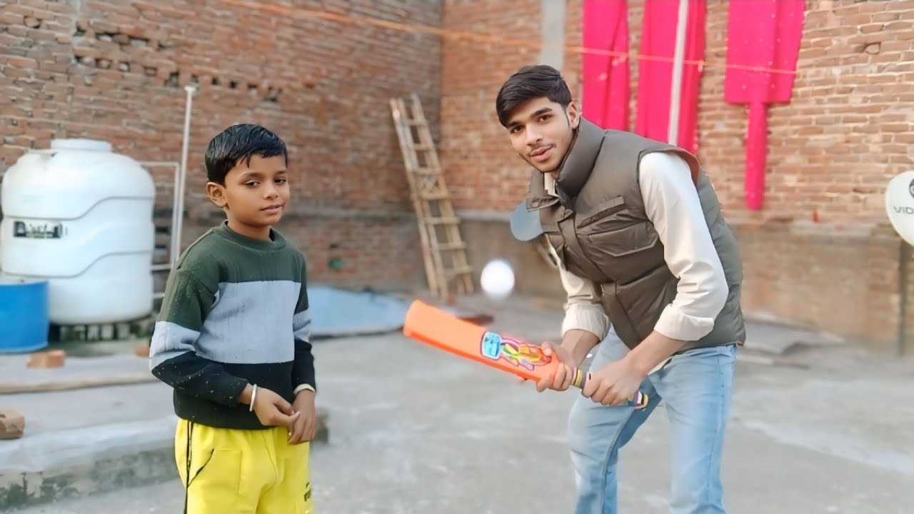 Plastic ke BAT and Ball 😃 and tour of ?