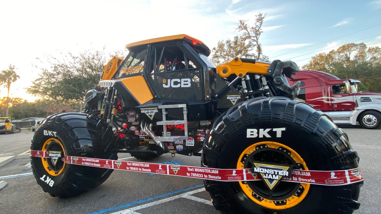 Monster Jam Tampa, FL 2025, четверг на стадионе