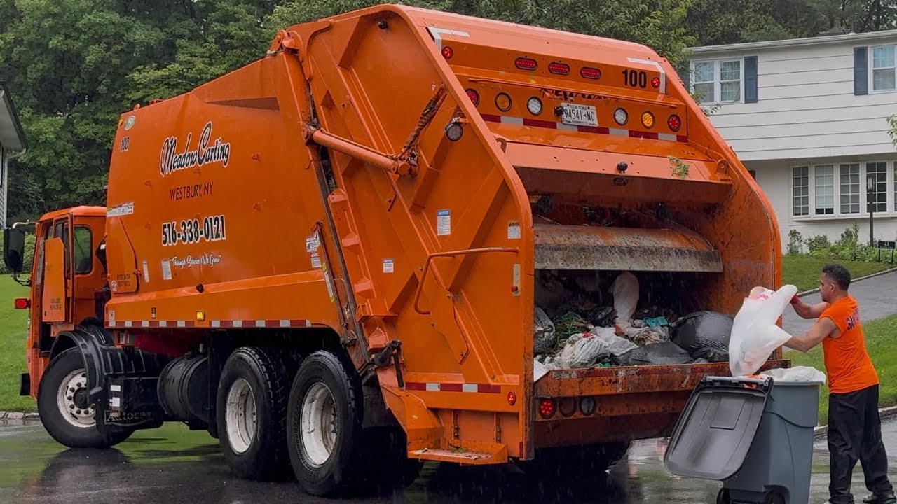 Fast Garbage Truck Crushing Wet Heavy Manual Trash + Bulk