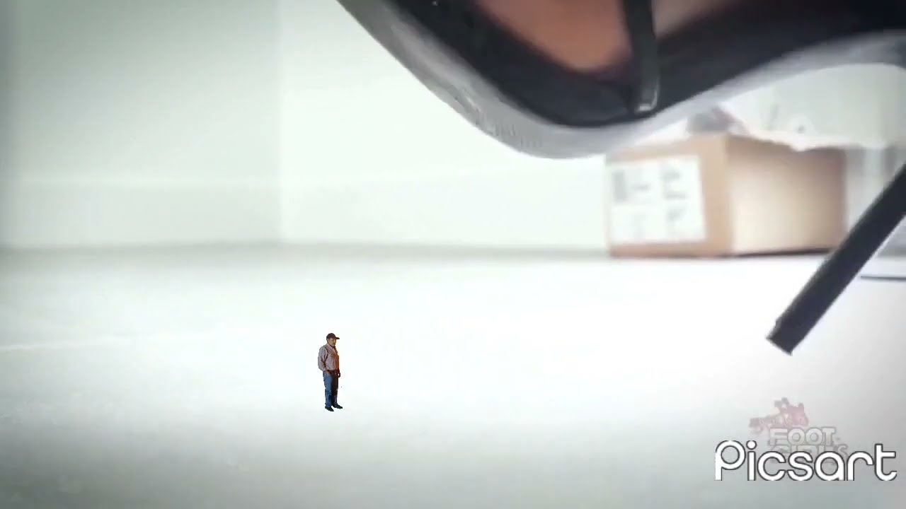 Giantess crush