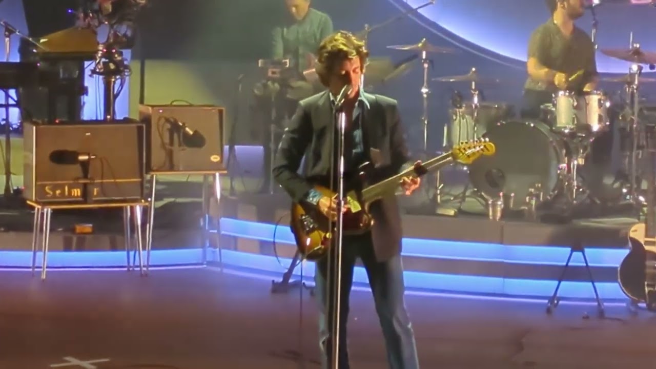 Arctic monkeys- knee socks and pretty visitors