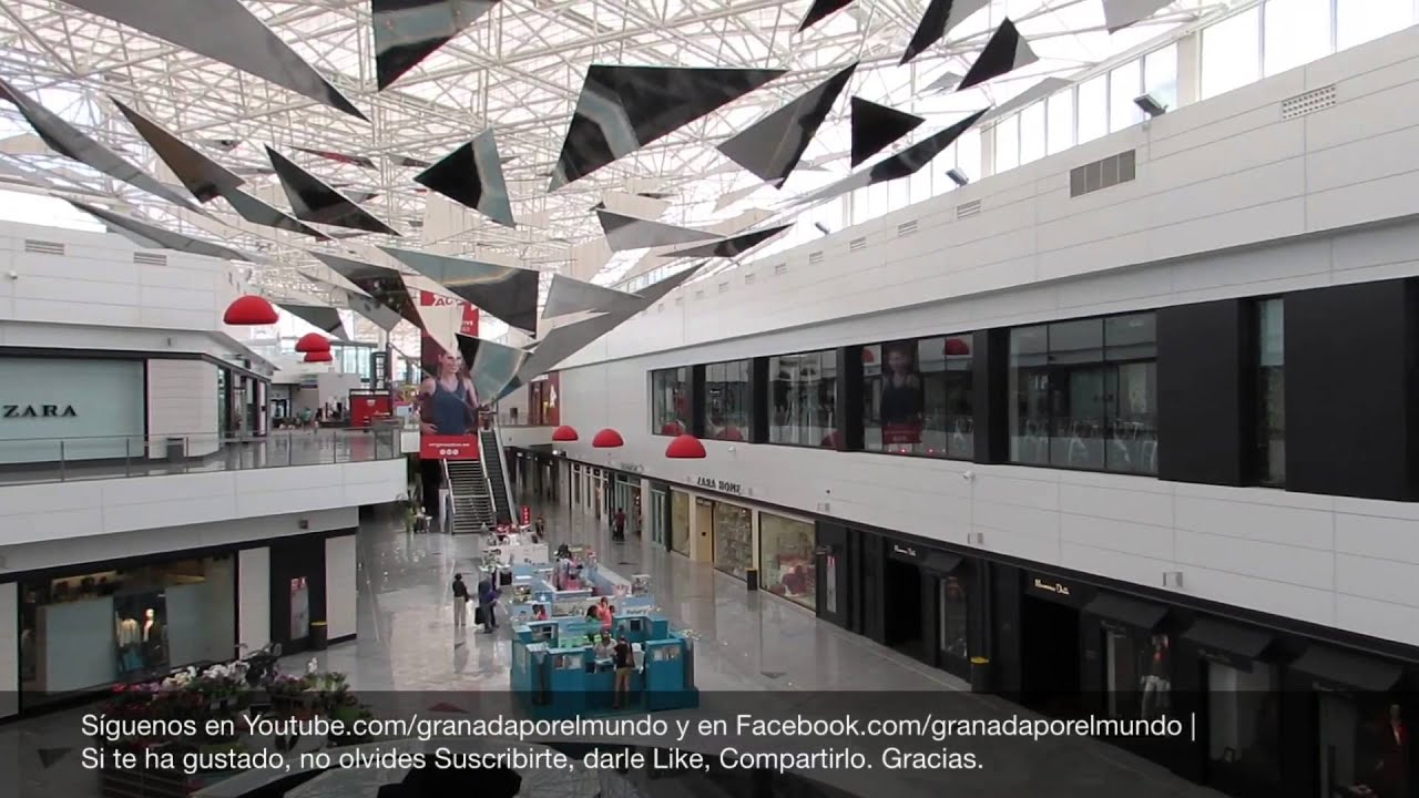 GRANADA | GENIL | Interior del Centro Comercial Serrallo Plaza | 2/3