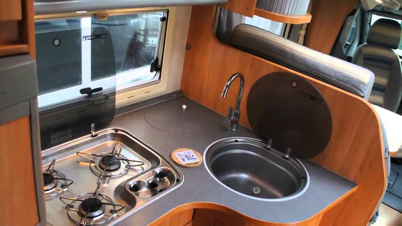 Kampeerauto te koop: ADRIA CORAL S 680 SPL HALF INTEGRAAL MET HEFBED