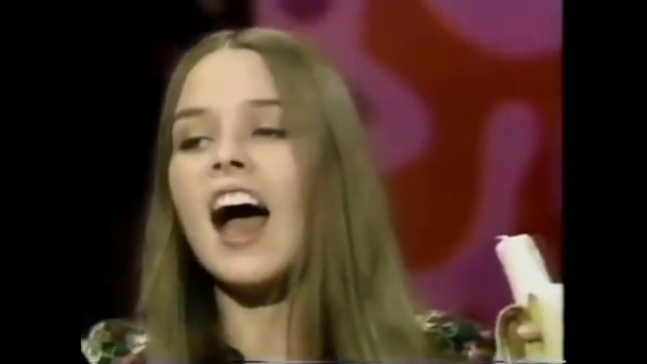 The Mamas and the Papas - Michelle Phillips Tribute (California Dreamin & Monday Monday)
