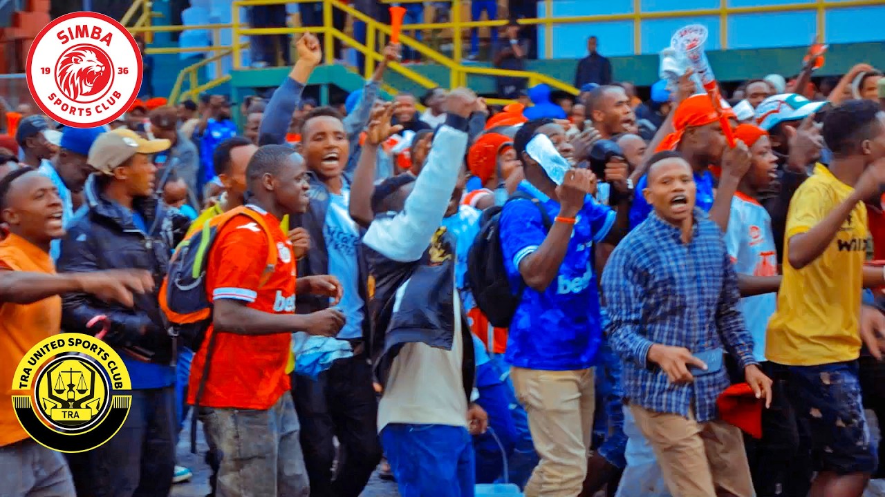 MASHABIKI WAKIAMSHA UWANJA WA SHEIKH AMRI ABEID BAADA YA MECHI YA TRA NA SIMBA KUAHIRISHWA.