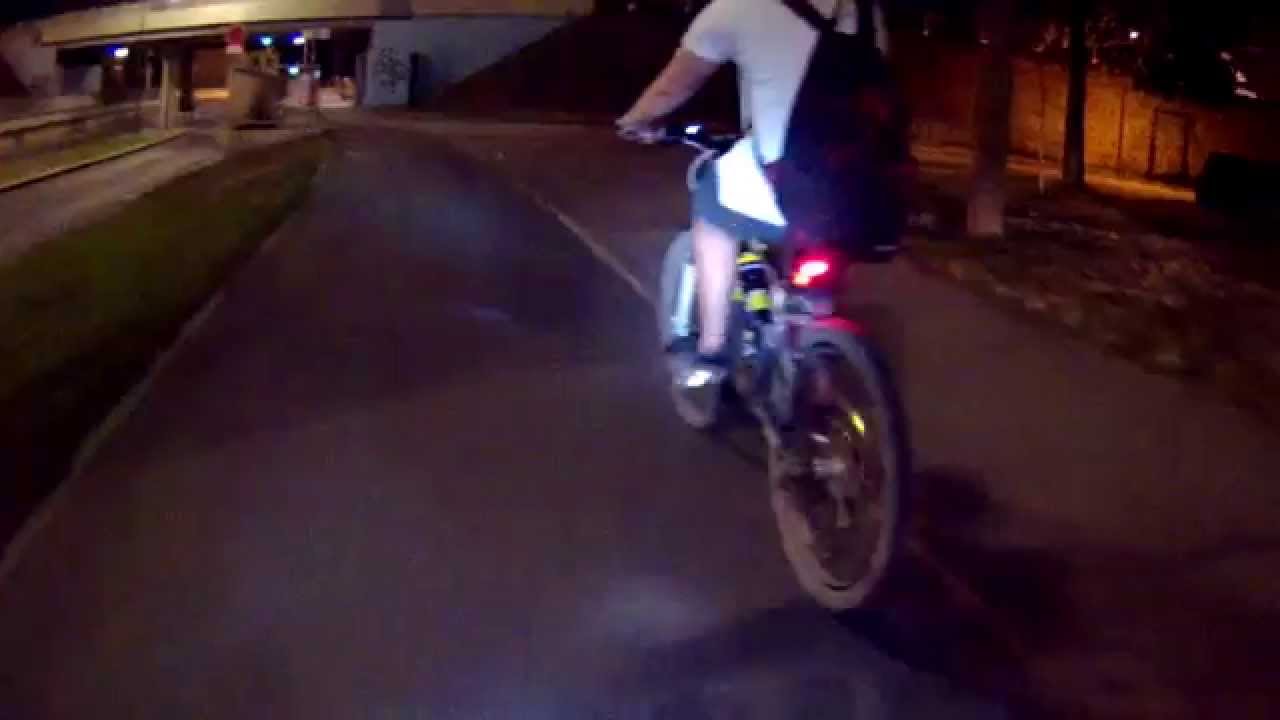 Radln in Wien [Nacht] feat. Doke355 - Test Lenco Sportcam400 720p@30fps