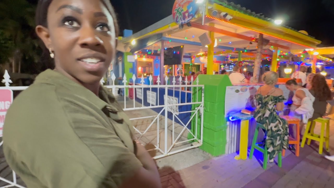 Read My Lips... Time To Party! Saint Lawrence Gap - Barbados