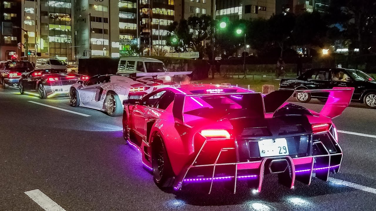 Crazy & Colorful Lamborghini Halloween Run in Tokyo