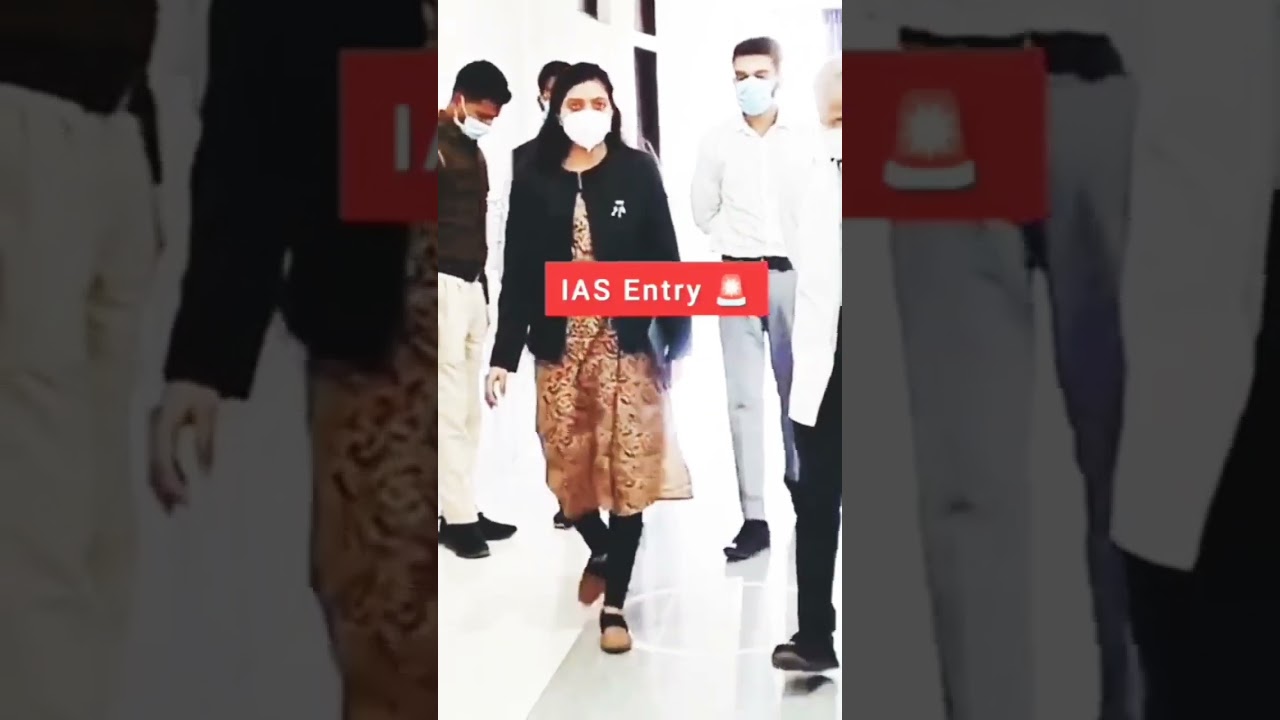 ias Srushti deshmukh ma'am removing illegal shops🔥|ias Srushti deshmukh moving after during her work