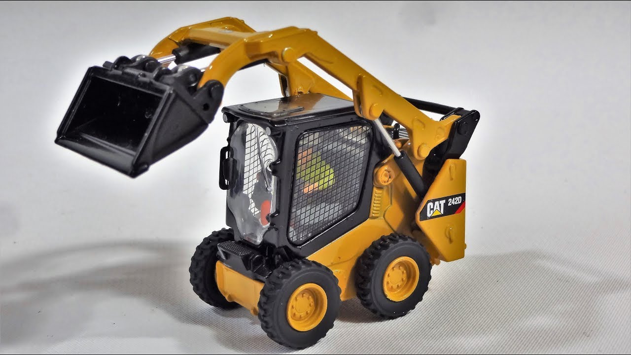 Cat Caterpillar 242D Skid Loader 1/50 Scale Diecast Model by Diecast Masters in 1:50
