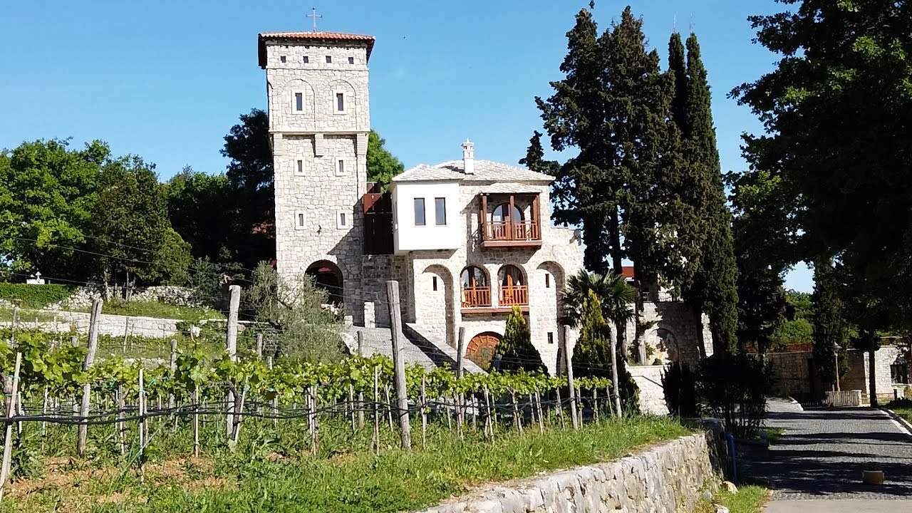 Podrumi Tvrdoša - manastirska tajna vrhunskih vina