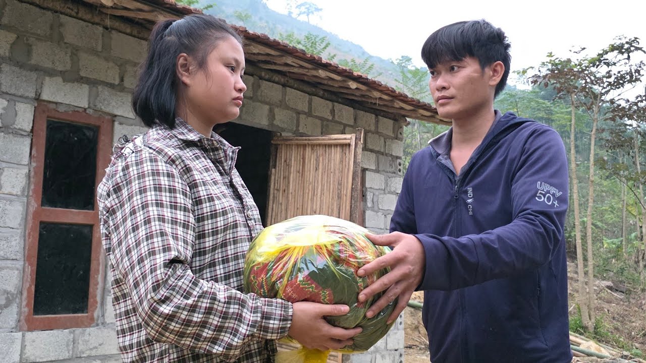 young man surviving in the forest was very confused by the unfortunate woman. trieu hien