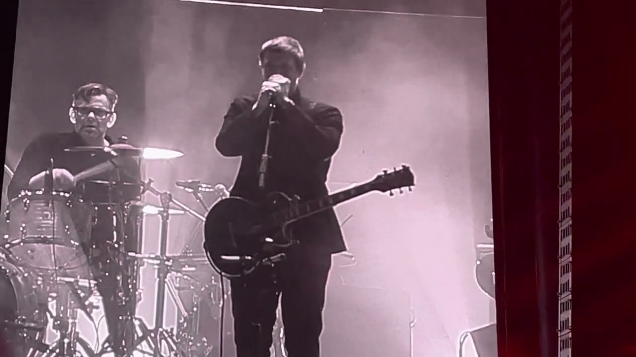 Fables (Live) - Interpol
