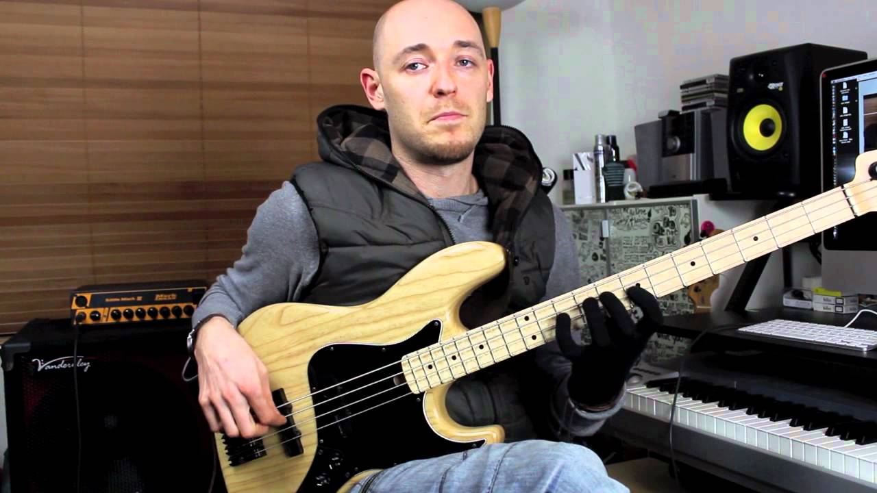 Gary Willis style pentatonic lick - Bass Lesson with Scott Devine (L#54)