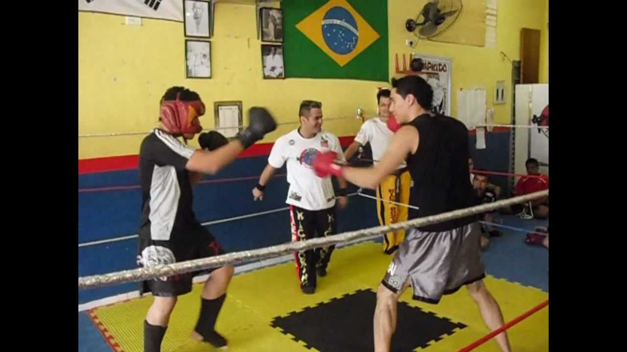 Exame Faixa Amarela e Laranja de Kickboxing Equipe NO PAIN - Matheus x Gabriel