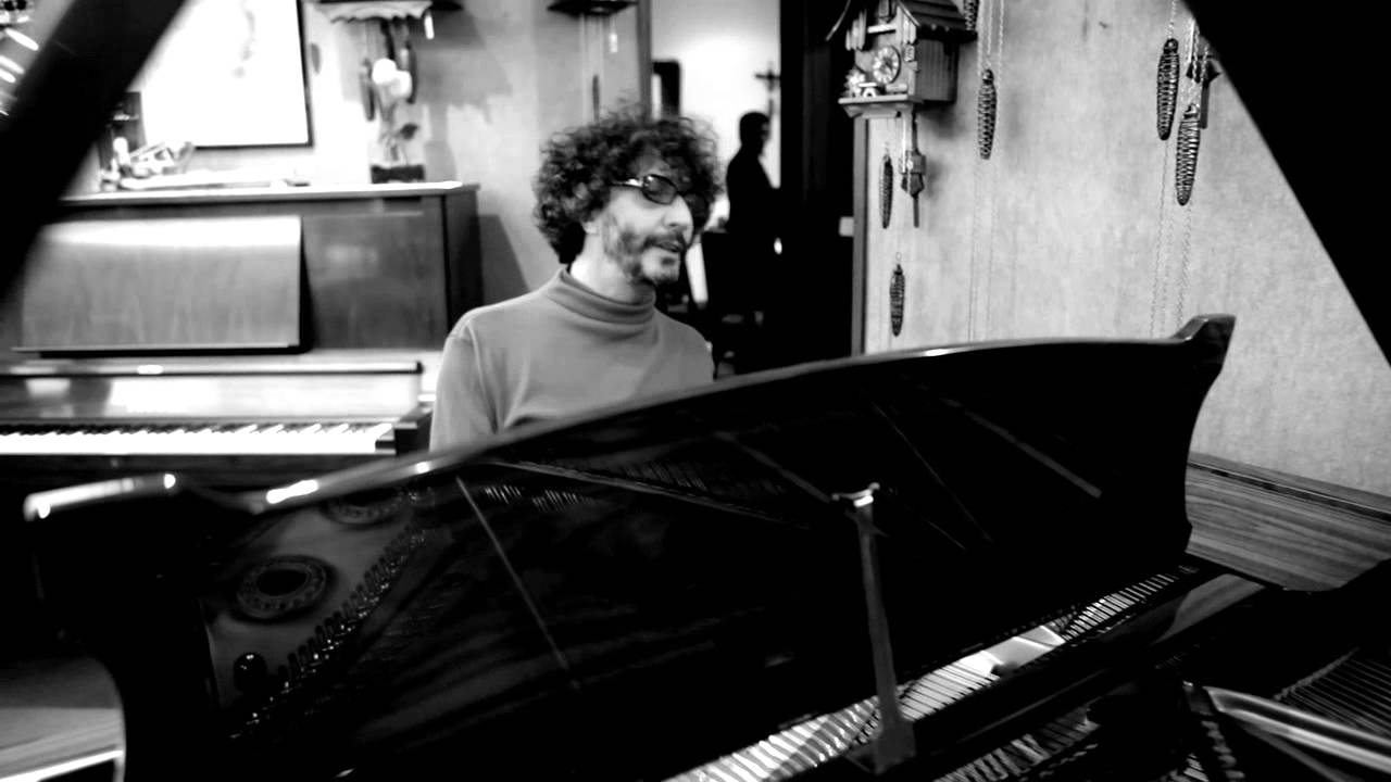 FITO PÁEZ /// Yo vengo a ofrecer mi corazón /// DESUBICADOS.TV