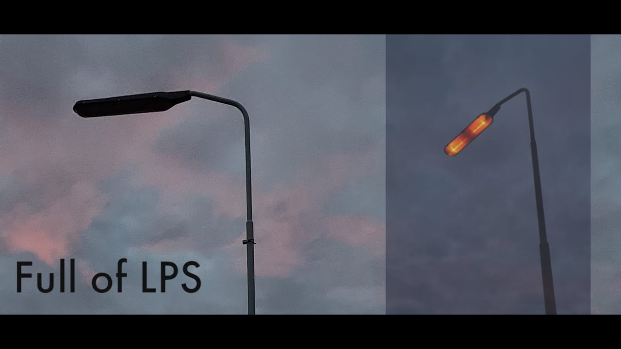 A street full of old LPS streetlights.