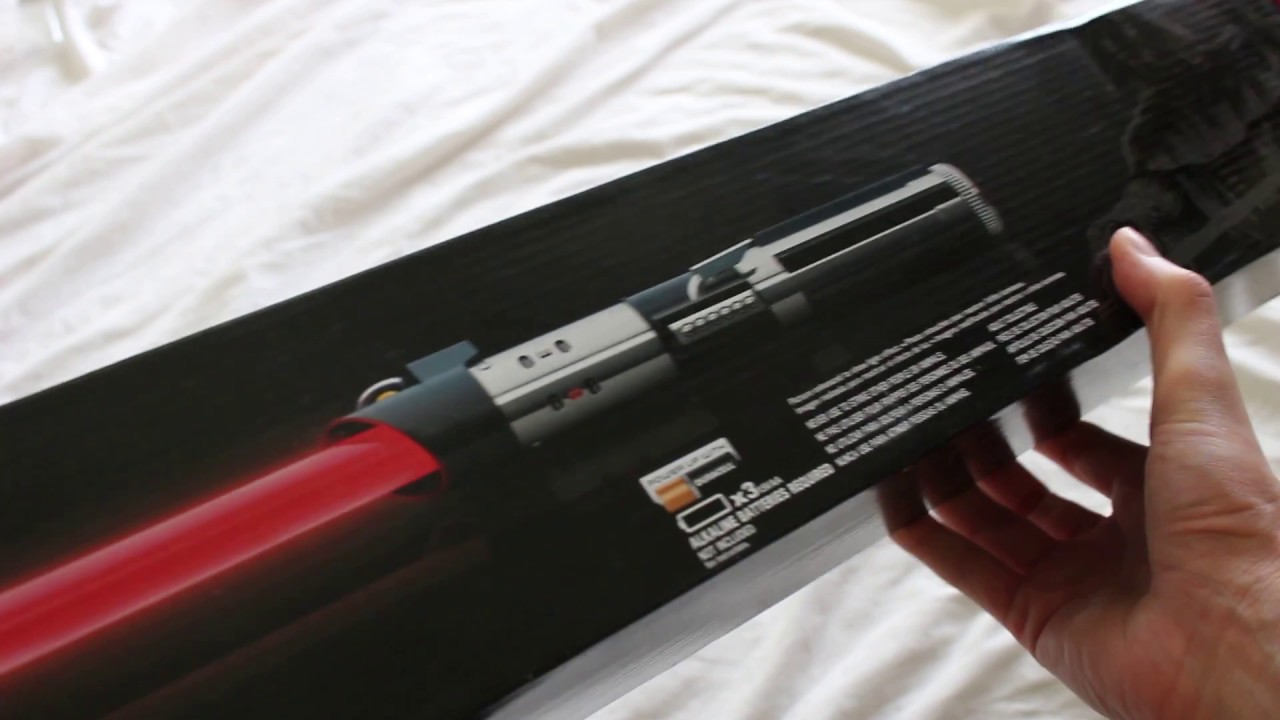 Распаковка светового меча Дарта Вейдера Force FX из Star Wars The Black Series