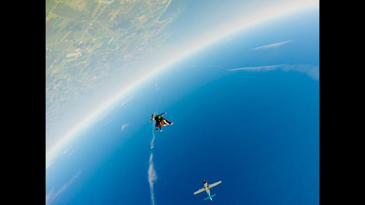 Just one sunny day up in the skies (Skydive Burnaby)