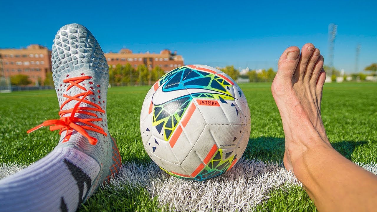 ¿ VOY MÁS RAPIDO DESCALZO O CON BOTAS DE FÚTBOL ?