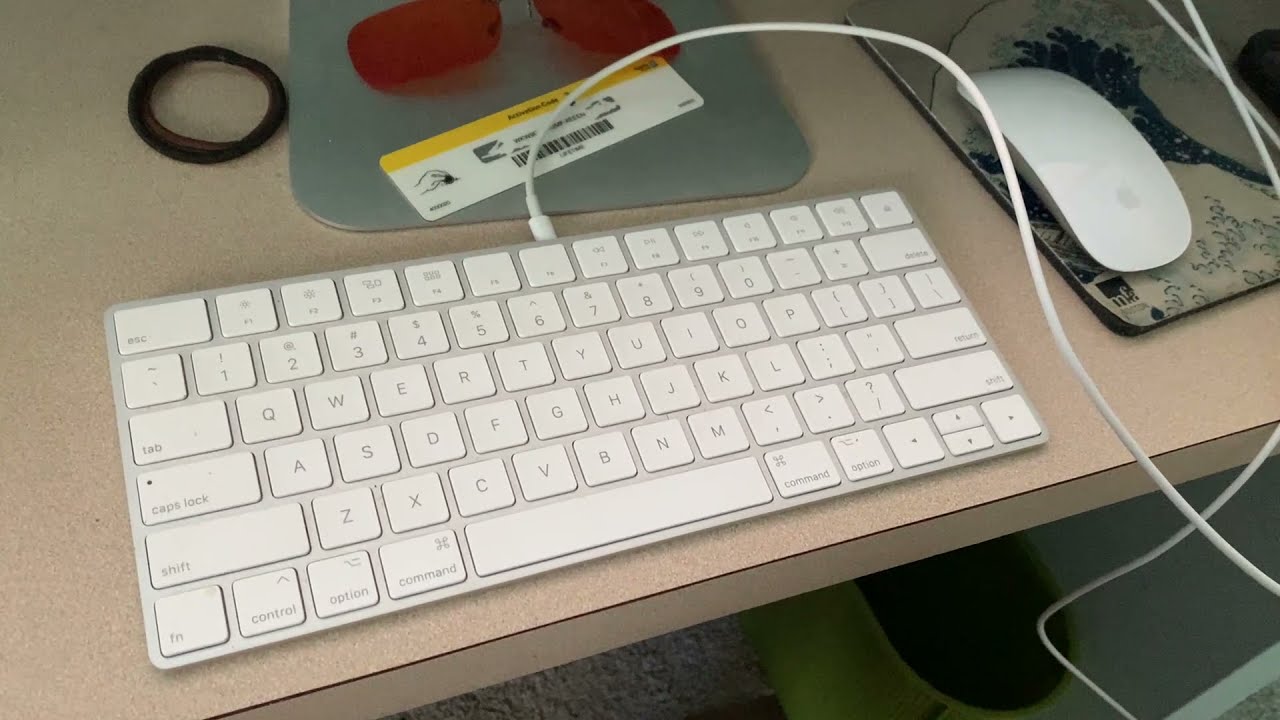 How to charge your iMac Desktop wireless Keyboard