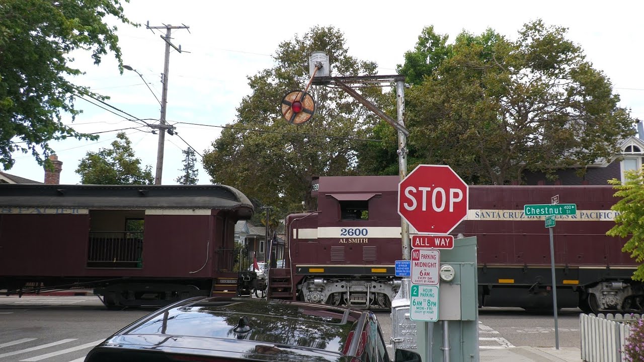 Lincoln St WigWag Railroad Crossing & Tail Ring Malfunction - Santa Cruz Beach Train (Santa Cruz CA)