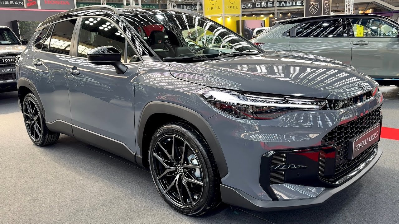TOYOTA COROLLA Cross GR SPORT Facelift 2026 - visual REVIEW (Hybrid, AMAZING GREY color)