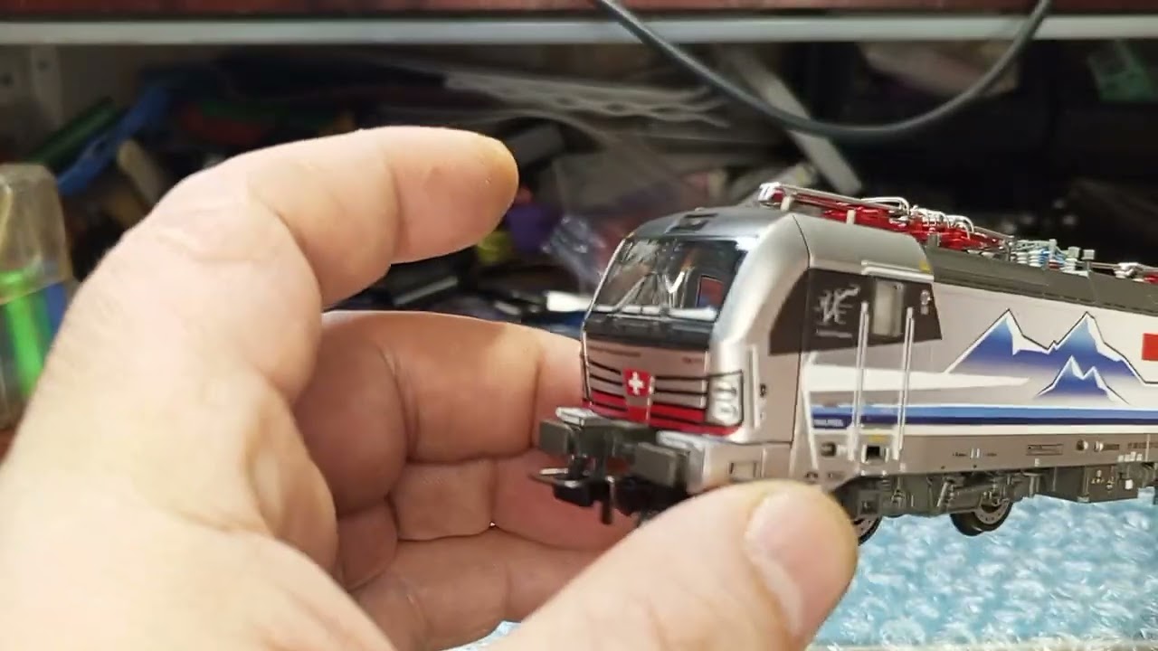 Piko. Новинка 2024. Электровоз Vectron BR 193 Lago di Lugano SBB, эпоха VI НО 1:87.