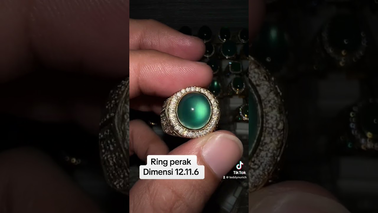 Bacan giwangnya bisa kayak gitu #bacan #gemstone #bacanhijau